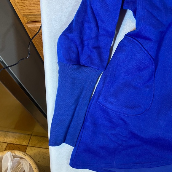 Beautiful brand new tulip wrap hoodie. - Picture 5 of 5